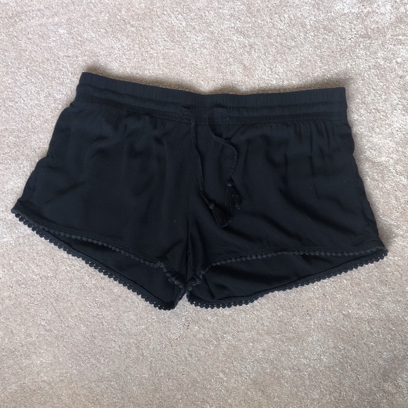 Old Navy Black Fabric Shorts - Picture 1 of 4